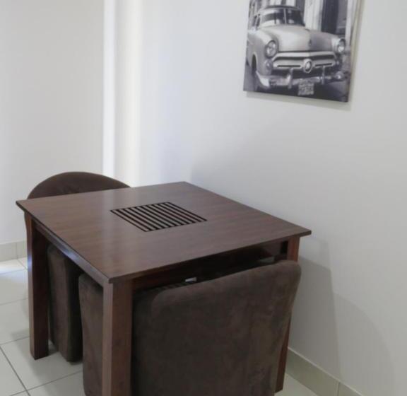 استودیوی استاندارد, Emerald Gardens Motel & Apartments