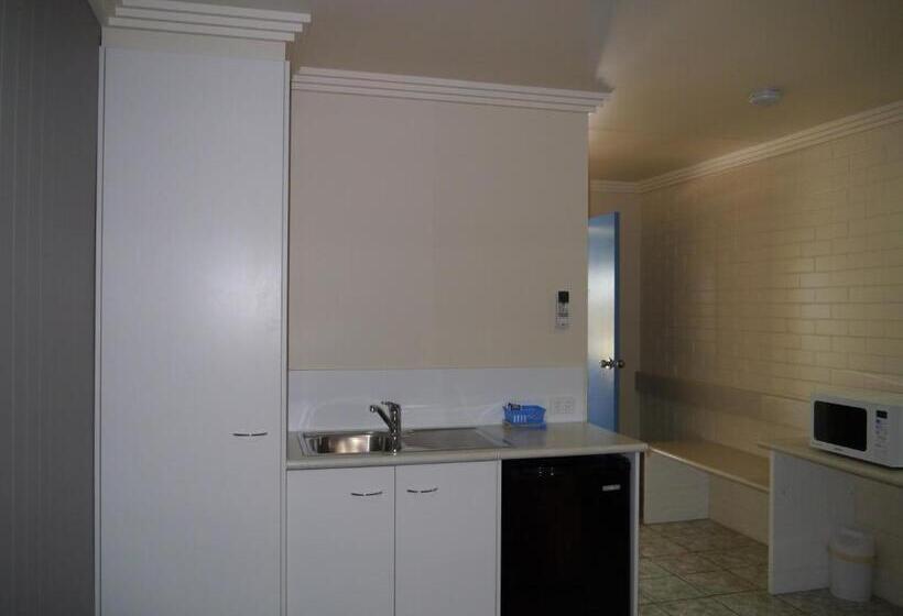 标准间, Emu Park Motel