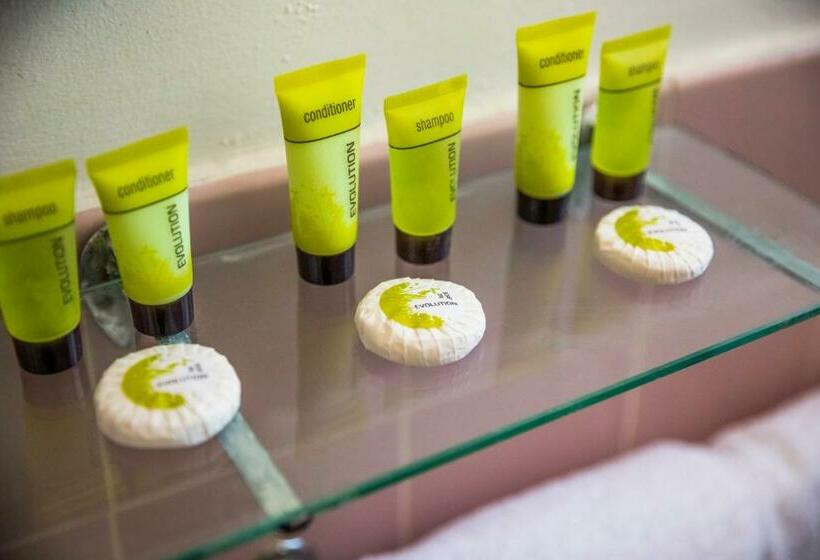 スタンダードスタジオ, Esplanade Hotel Adelaide