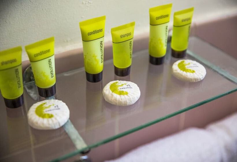 スタンダードスタジオ, Esplanade Hotel Adelaide