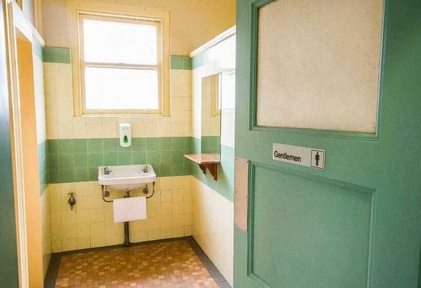 اتاق اکونومی با حمام مشترک, Grand Hotel Rockdale