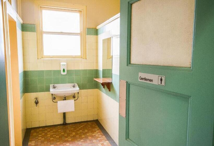 اتاق خانوادگی با سرویس بهداشتی مشترک, Grand Hotel Rockdale