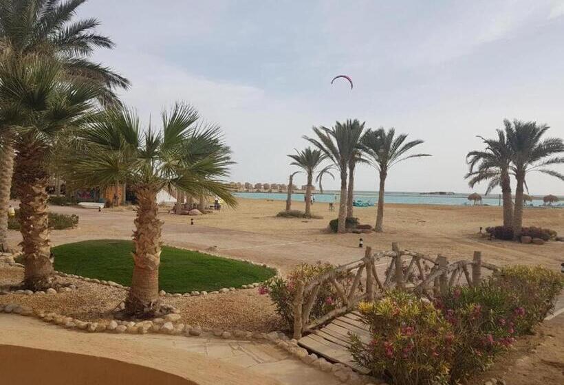 اتاق استاندارد یک نفره با چشمانداز دریا, Green Sudr Resort