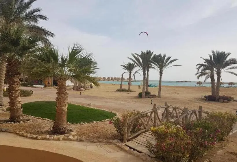 اتاق استاندارد یک نفره با چشم‌انداز دریا, Green Sudr Resort