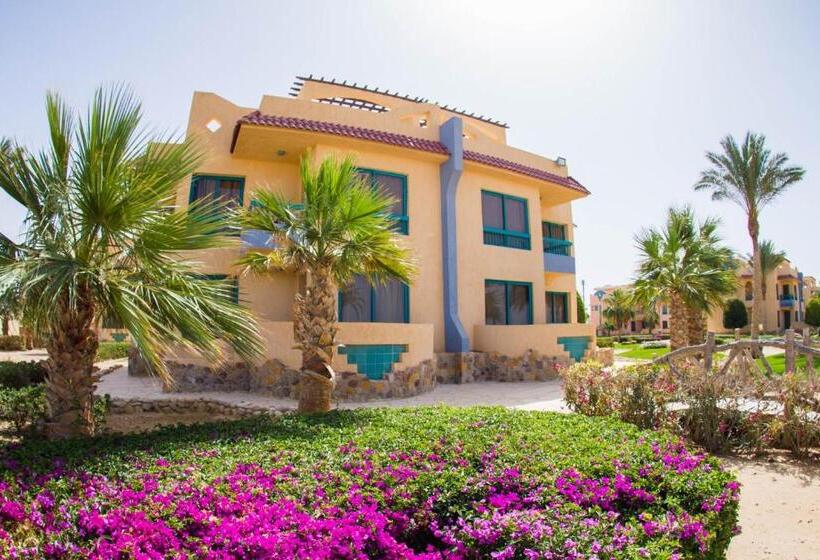اتاق استاندارد سه تخته با چشمانداز باغ, Green Sudr Resort