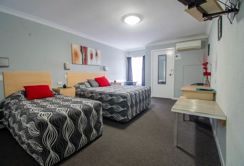 חדר משפחתי, Gundagai Motel