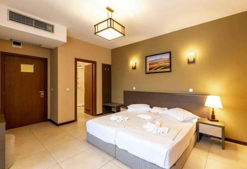 スタンダードルーム, By Tony