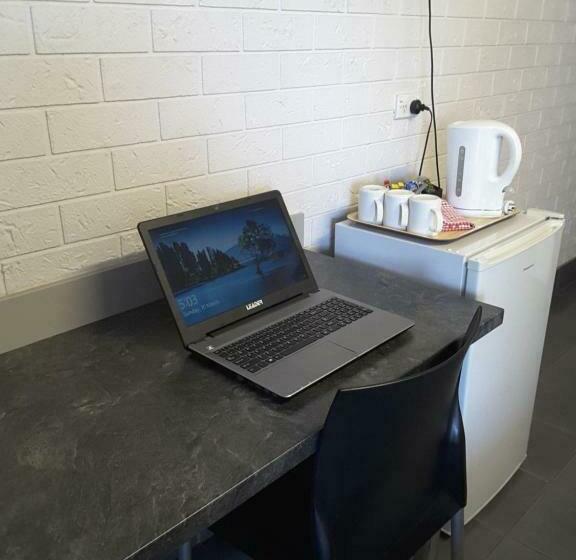 اتاق استاندارد, Motel 707