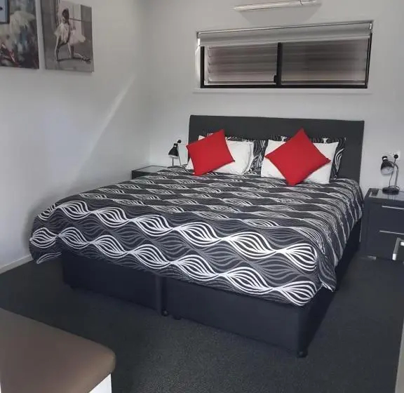 ２ベッドルームアパートメント, Athena Studio Units