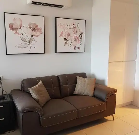 ３ベッドルームアパートメント, Athena Studio Units