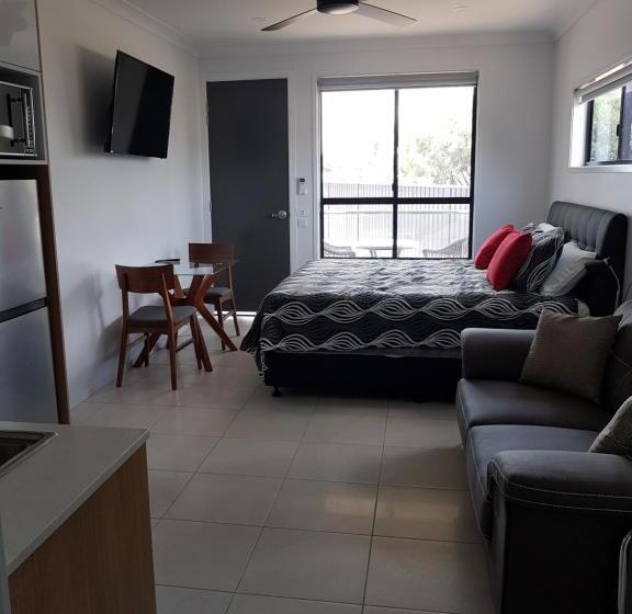 آپارتمان 3 خوابه, Athena Studio Units