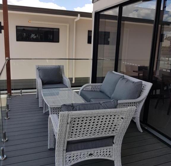 آپارتمان 3 خوابه, Athena Studio Units