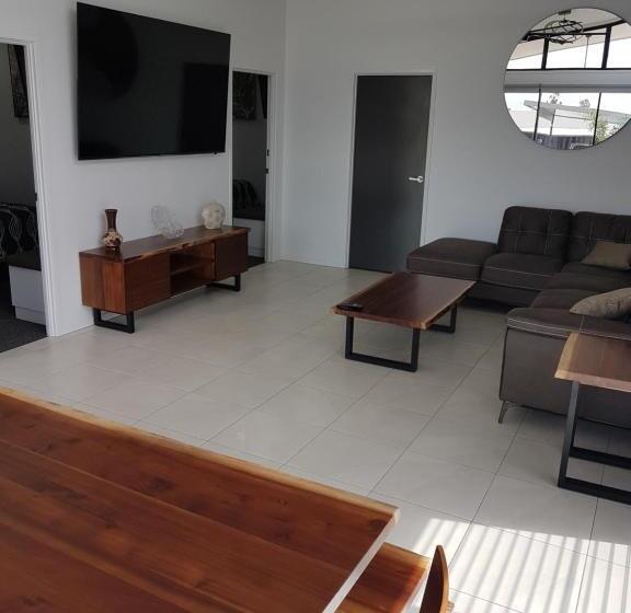 آپارتمان 2 خوابه, Athena Studio Units