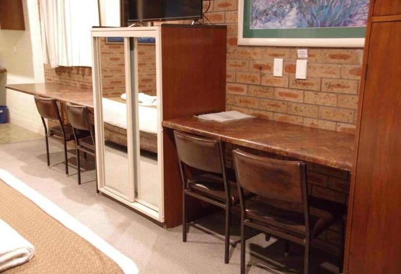 חדר משפחתי, Bulahdelah Motor Lodge