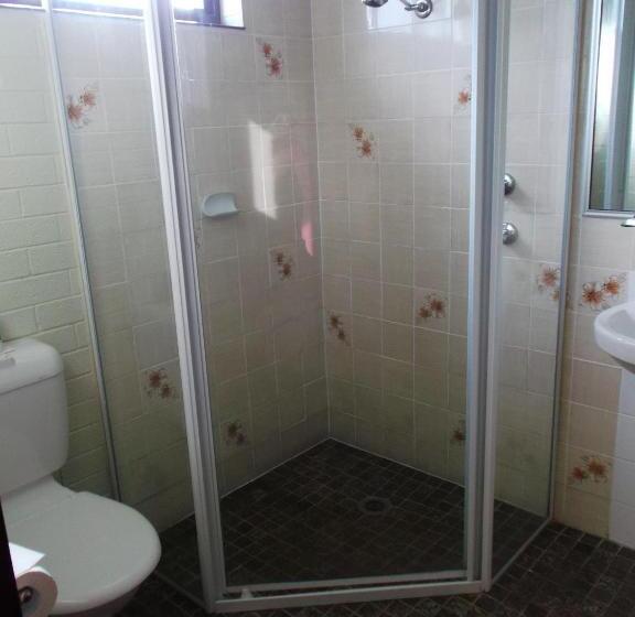 Семейный Номер, Bulahdelah Motor Lodge