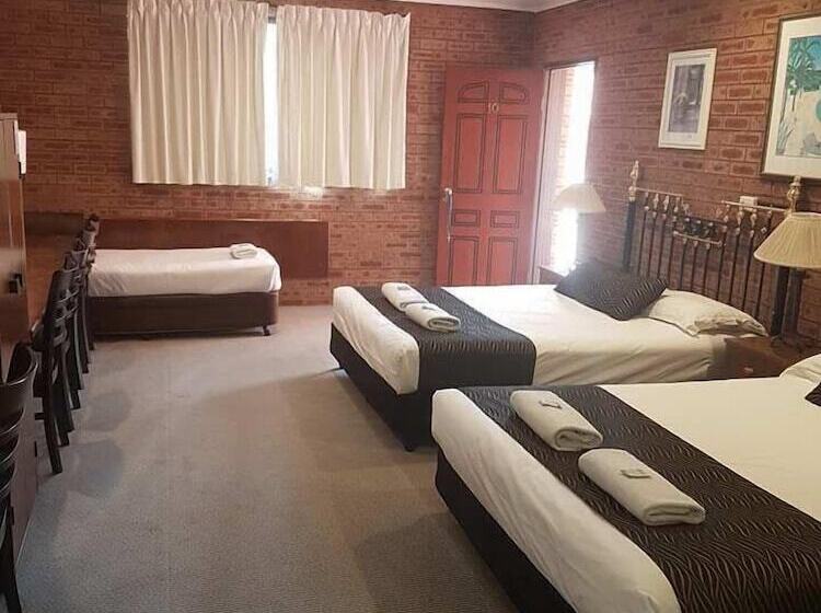 חדר משפחתי, Bulahdelah Motor Lodge