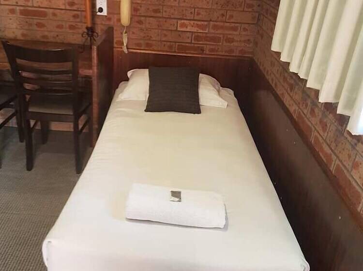 Семейный Номер, Bulahdelah Motor Lodge