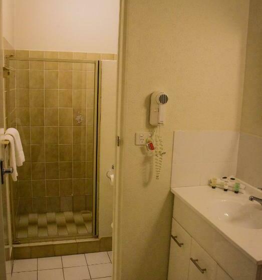 クイーンサイズベッドのスタンダードルーム, Motel Riverina