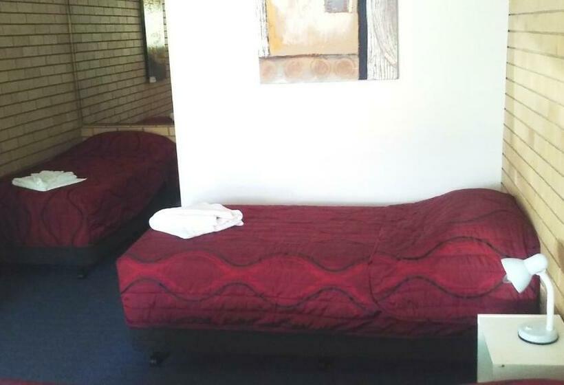 Семейный Номер, Nambour Central Motel