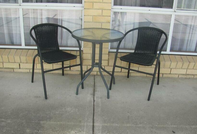 Семейный Номер, Nambour Central Motel