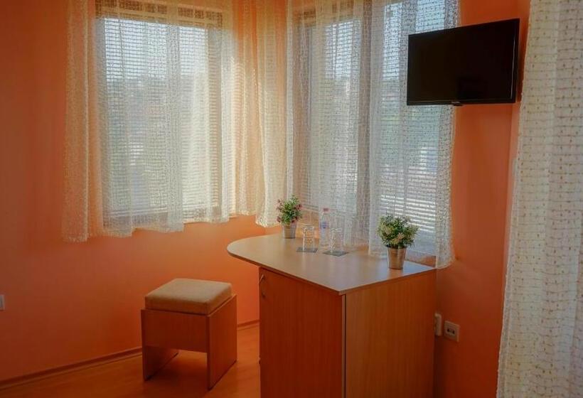 غرفة سوبيريور مطلة على المدينة, Tatyana Guest House