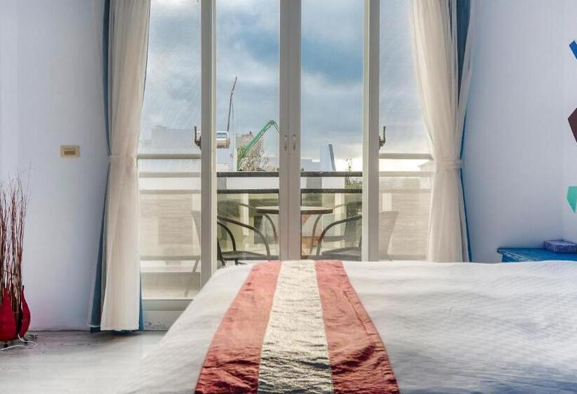 اتاق سوپریور, Wei Yuan