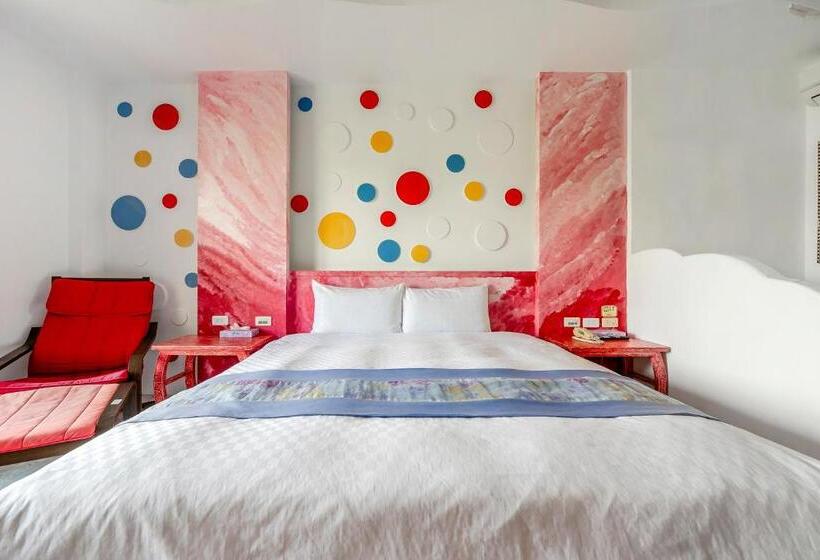 اتاق استاندارد با چشمانداز کوهستان, Wei Yuan