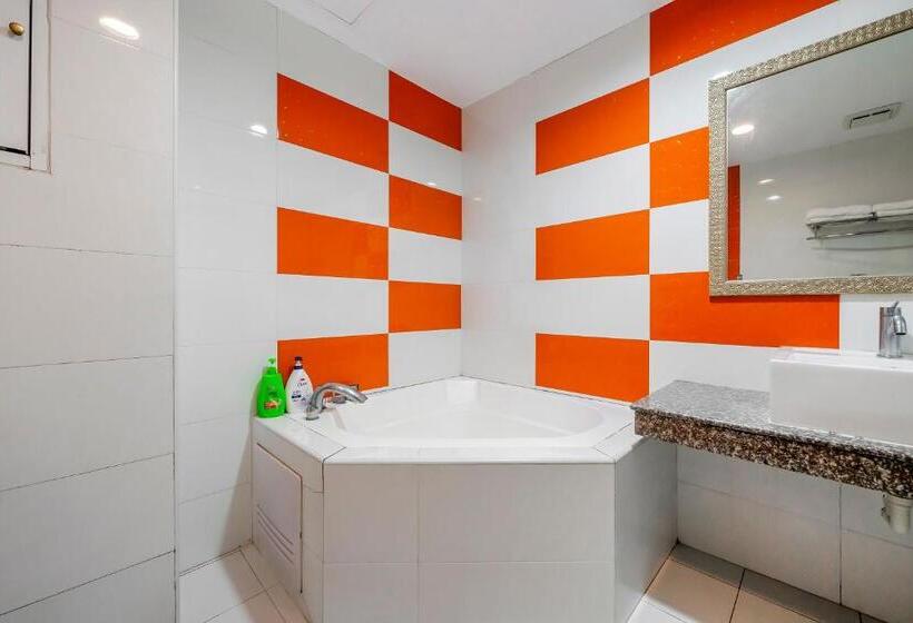 اتاق استاندارد چهار تخته, Wei Yuan