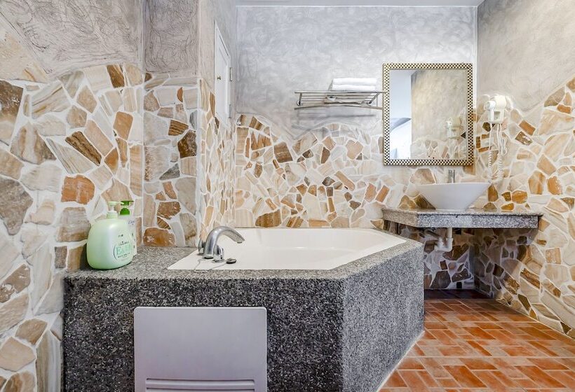 اتاق سوپریور, Wei Yuan