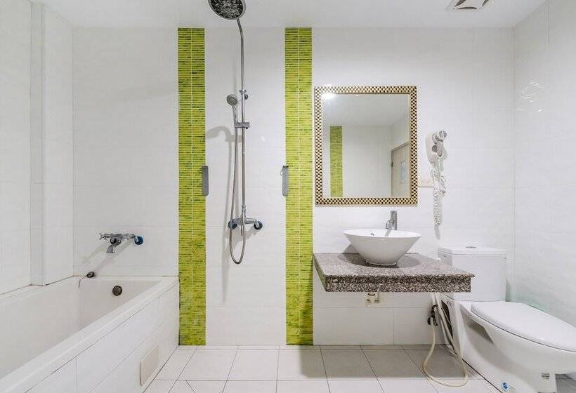 اتاق سوپریور چهار تخته, Wei Yuan