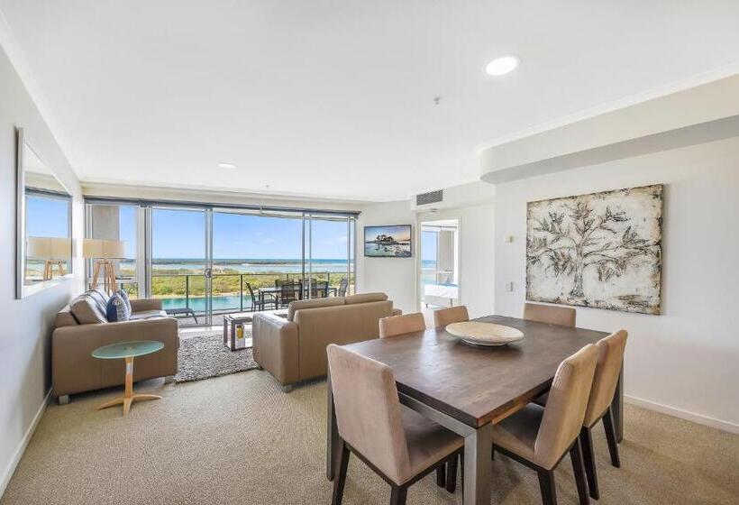 2 Bedroom Apartment with Views, The Duporth Riverside