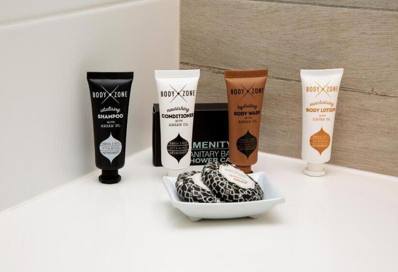 스위트 킹사이즈 침대, The Esplanade Motel