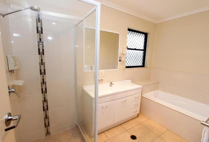 شقة 3 غرف, The Palms Motel