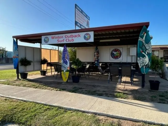 キングサイズベッドのデラックスルーム, Winton Outback Motel