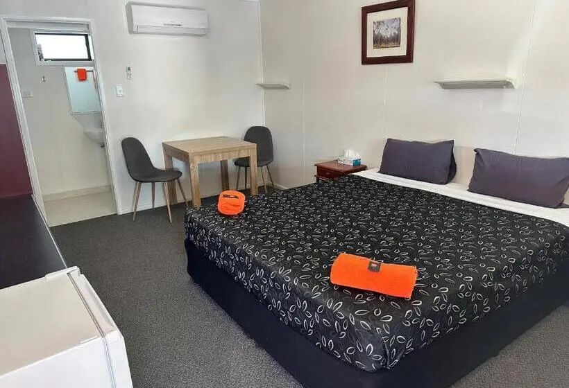 キングサイズベッドのデラックスルーム, Winton Outback Motel