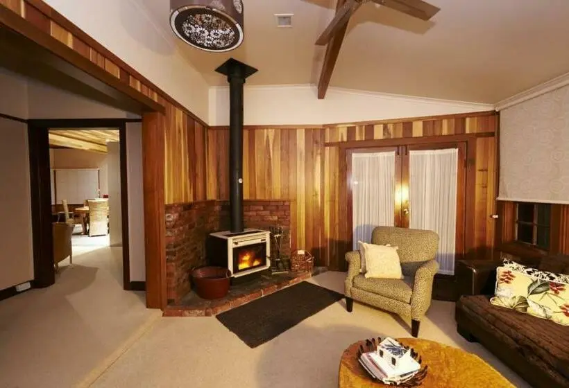 Suite, Cable Station Accommodation