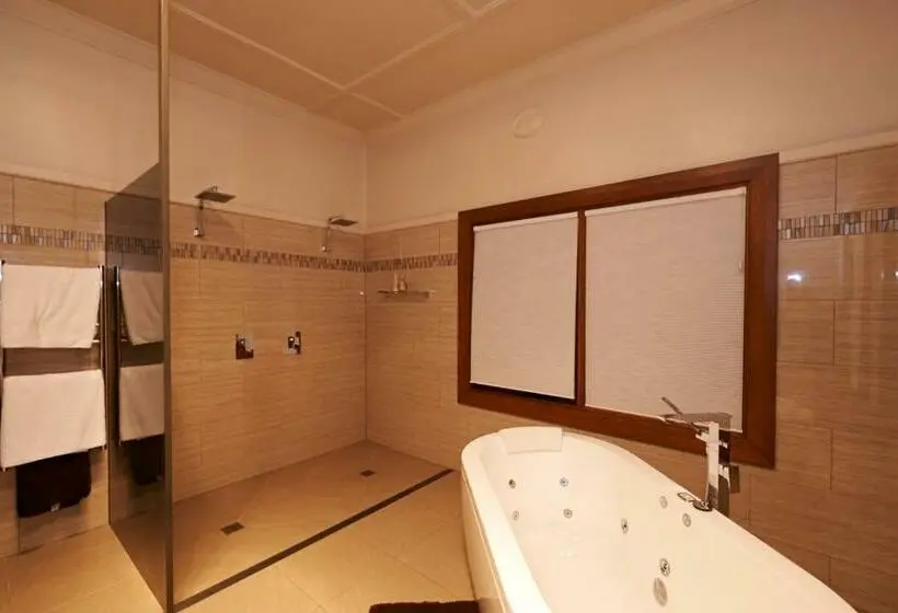 Suite, Cable Station Accommodation