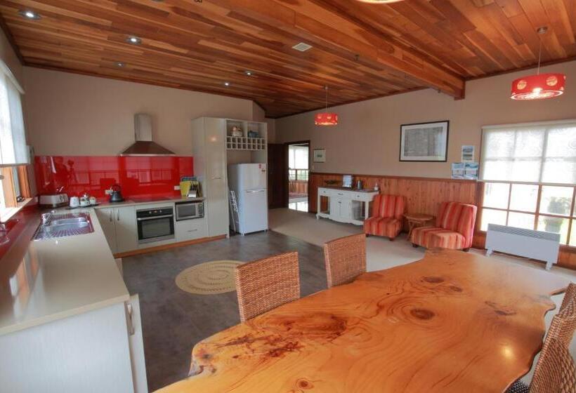 منزل غرفتين نوم, Cable Station Accommodation