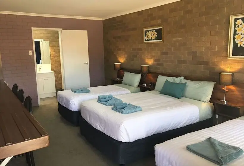 ファミリールーム, Camellia Motel