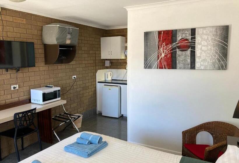 חדר דלוקס, Camellia Motel