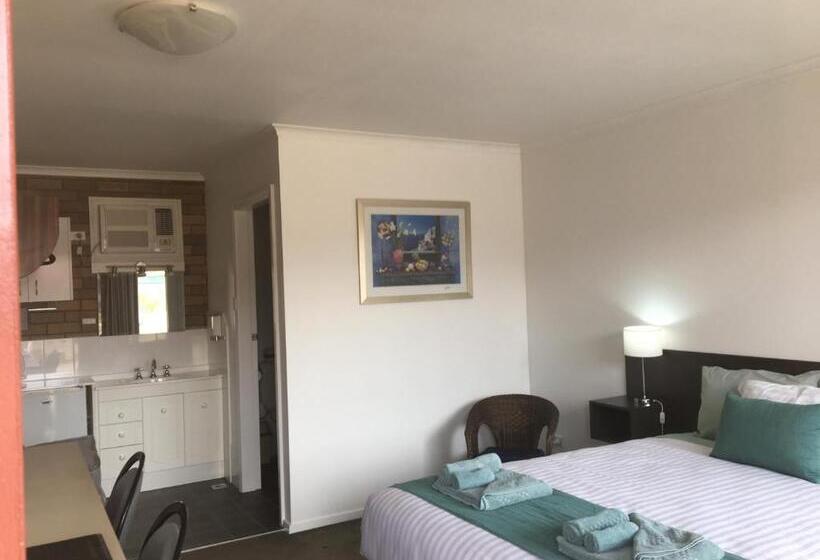 חדר דלוקס, Camellia Motel