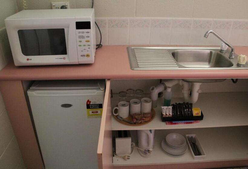 غرفة عائلية, Central Coast Motel