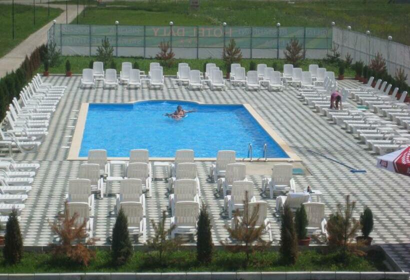 غرفة قياسية ثلاثية, Daly