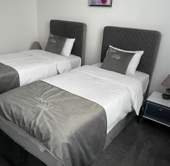 غرفة قياسية, Daly