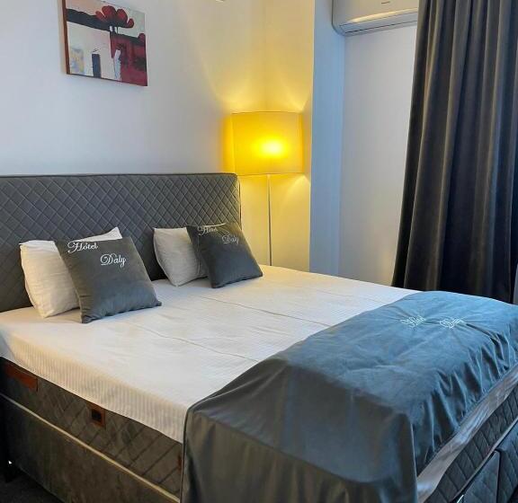 غرفة قياسية, Daly