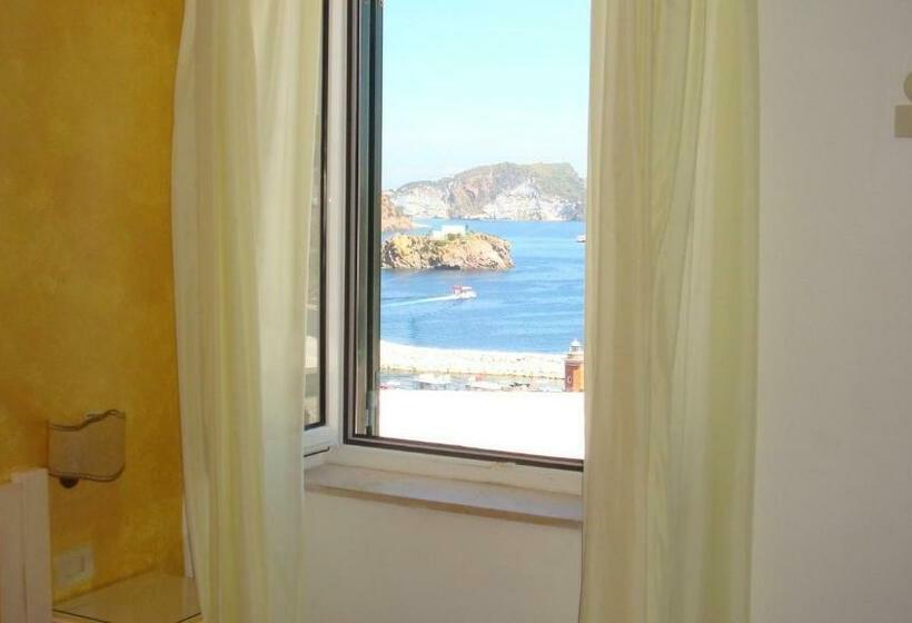 스탠다드 싱글 룸, Del Capitano