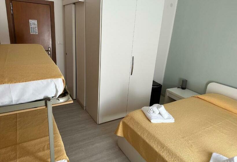 스탠다드 트리플 룸, La Bussola