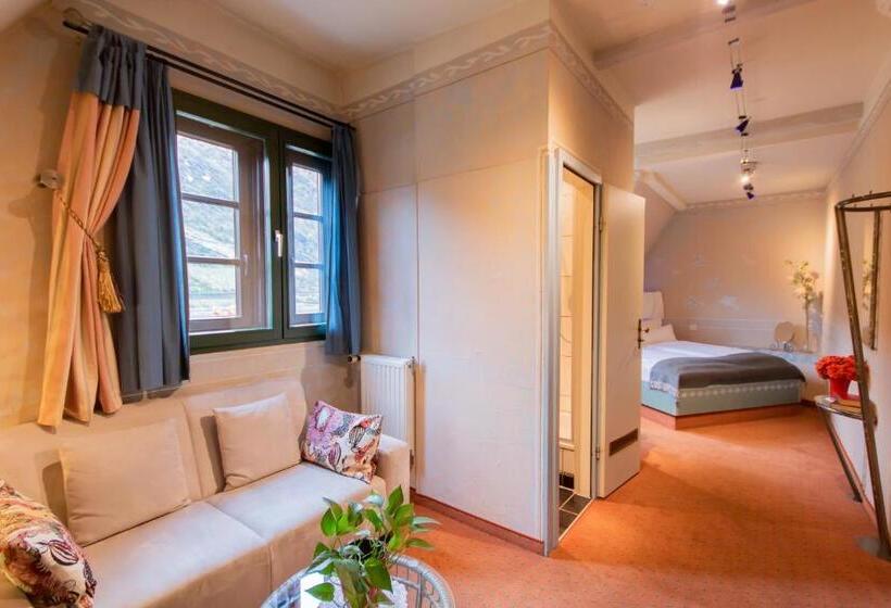 Номер Стандарт Вид на Реку, Weiler