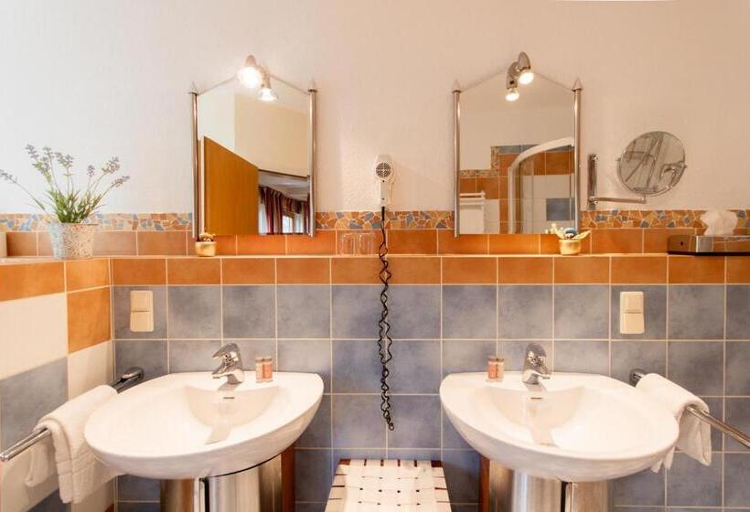 Номер Superior, Weiler