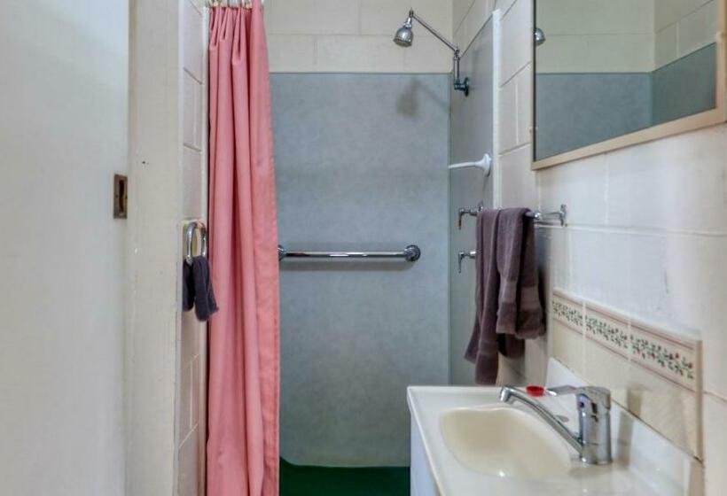 חדר סטנדרט, Golden Peak Motel Peakhill